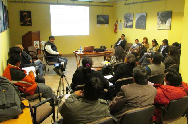 Realizan conversatorio para comunicadores y periodistas ambientales del Cusco