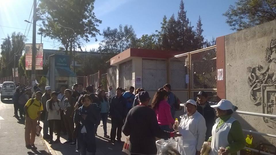 Estudiantes UNSA toman local de Sociales en apoyo al valle de Tambo