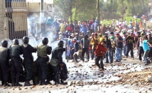 Habrían identificado a protestantes que atacaron policías en Islay