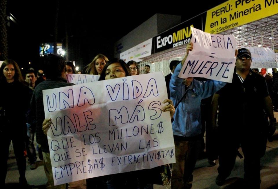 Ambientalistas protestaron en feria minera Expomina 2014