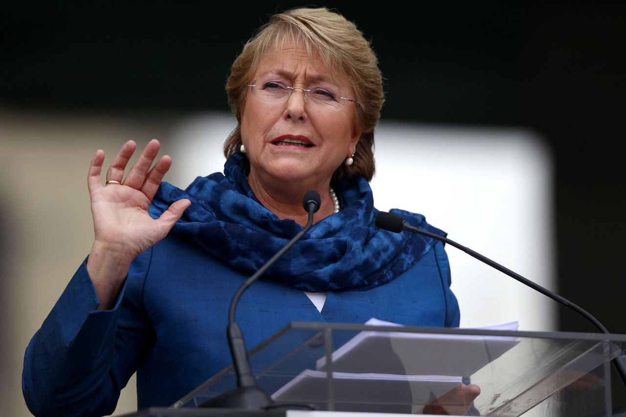 Bachelet reitera que la educación será gratuita en Chile: "Quieren impedir que cumpla mi palabra"