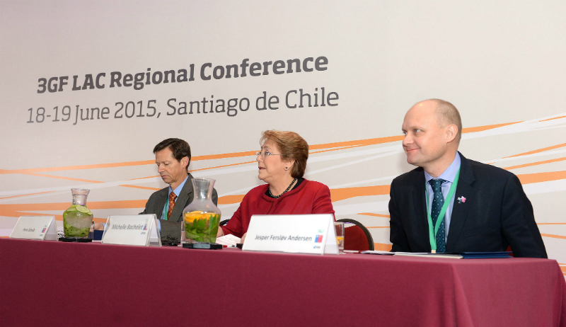 Bachelet propone crear alianza público-privada para frenar cambio climático