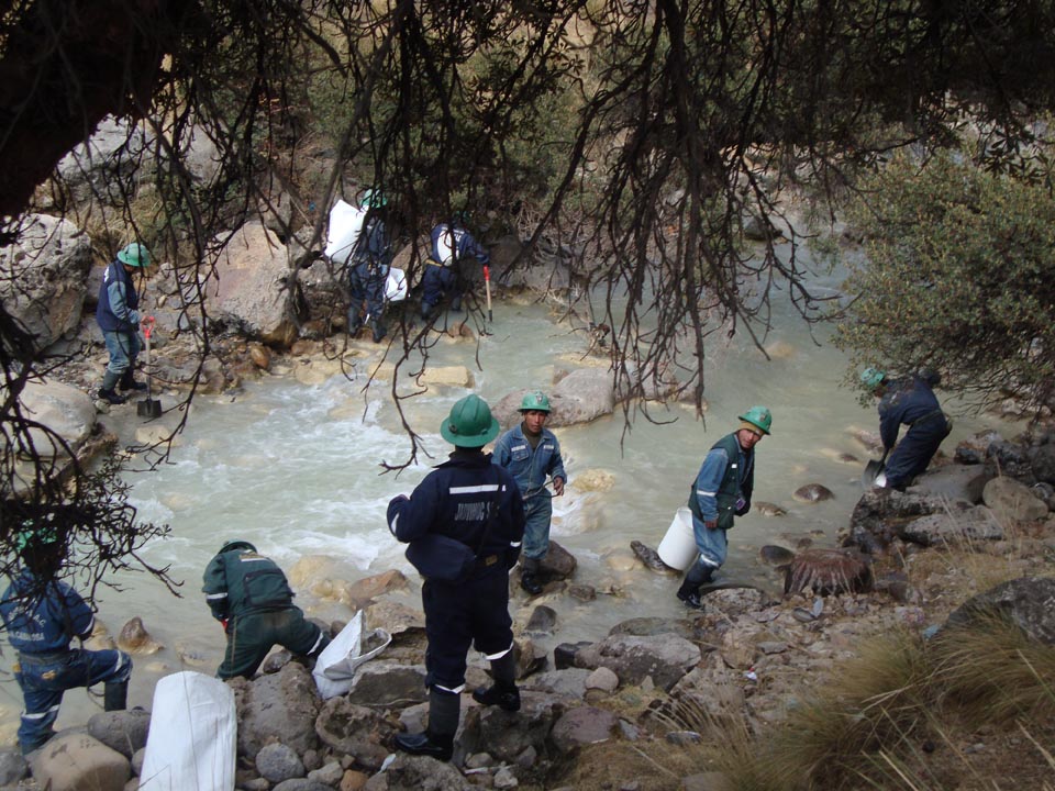 Derrame de acciones legales contra la fiscalización ambiental