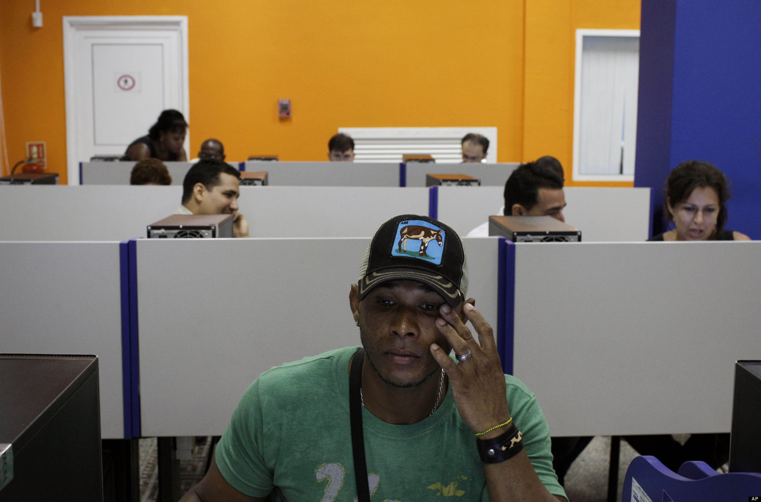Gobierno cubano amplía permisos para trabajar en sector privado