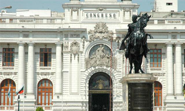 Ministros van hoy al Congreso