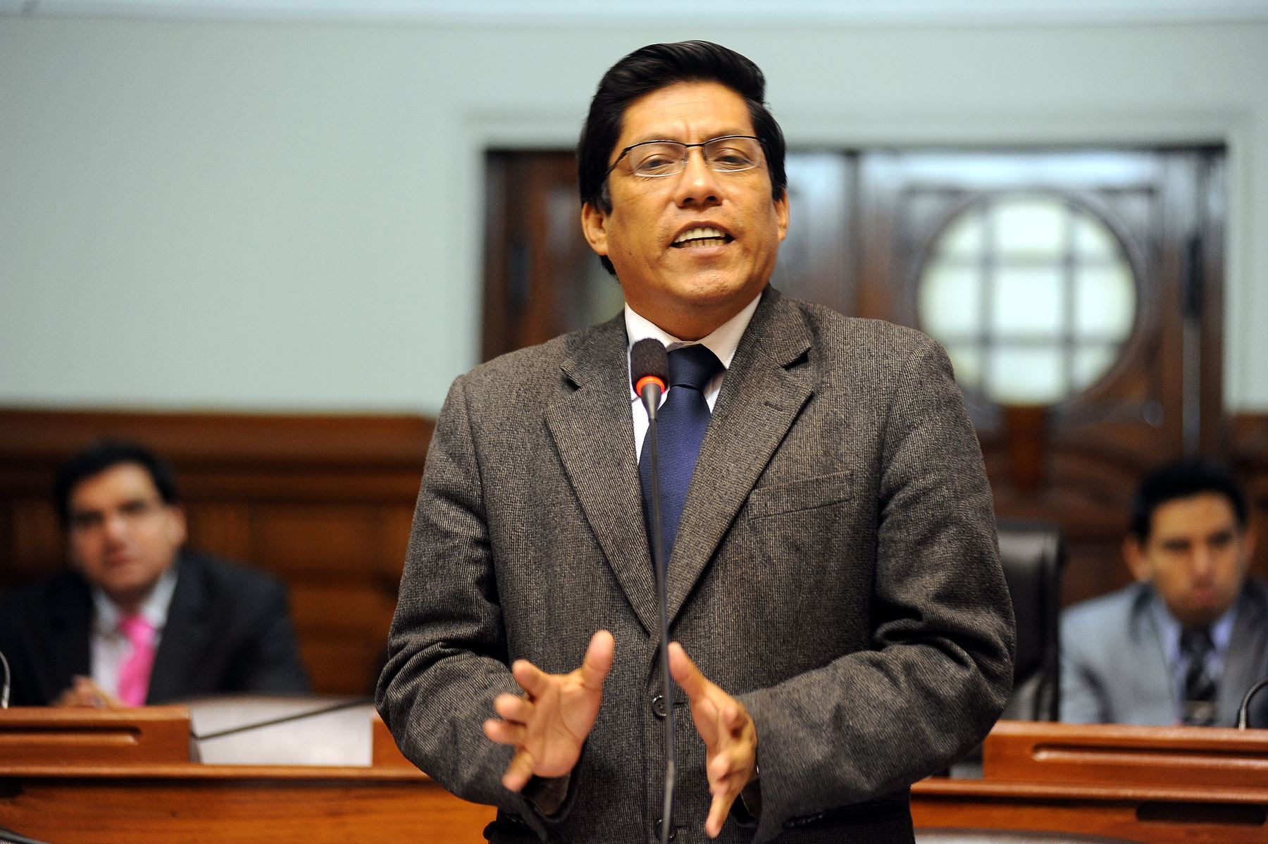 Post Vicente Zeballos Luis Iberico no debe seguirle el juego ni al