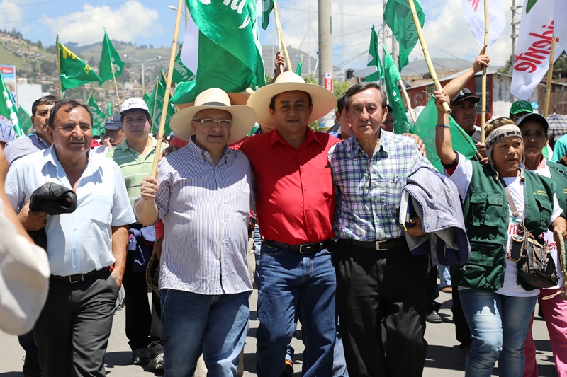 Con dignidad y frente en alto