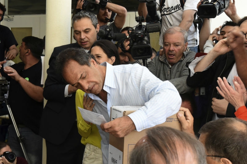 Elecciones en Argentina: Daniel Scioli pide "votar a conciencia, como dijo el Papa Francisco"