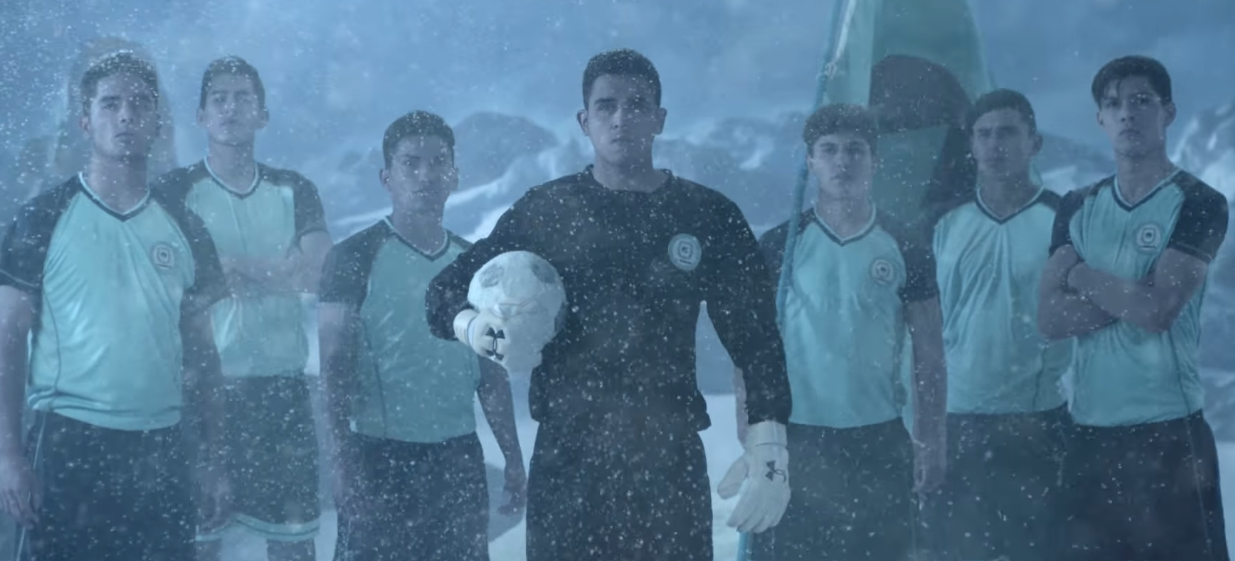 Greenpeace presenta "selección de fútbol" que compite en defensa de los glaciares