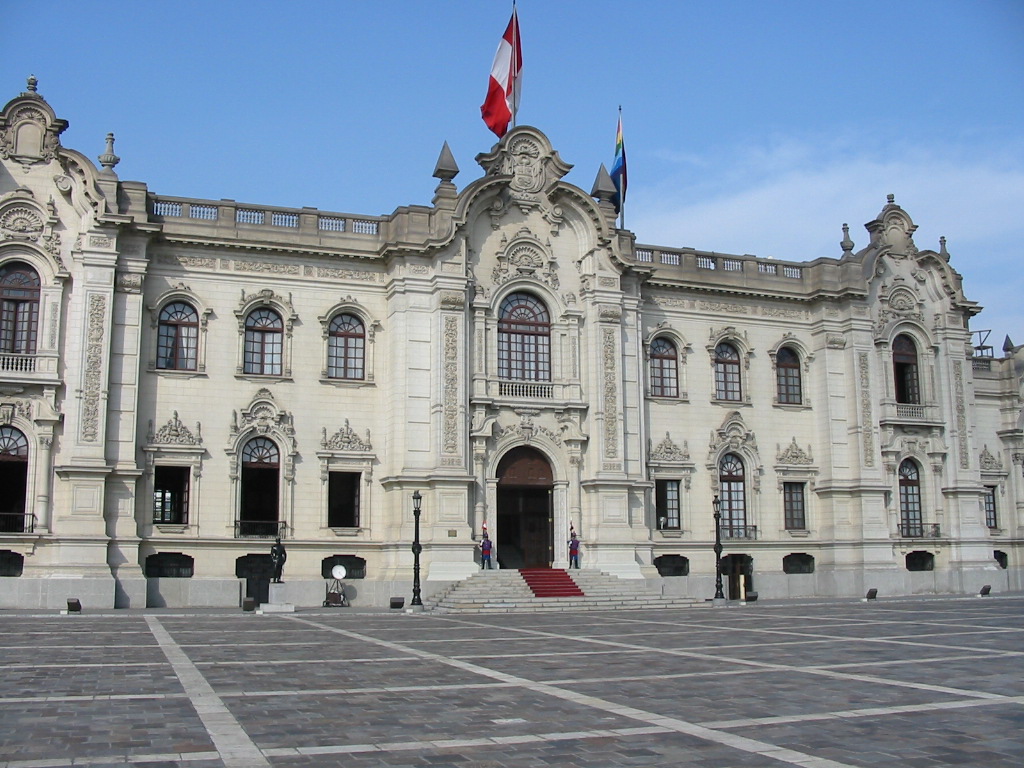 Humala se reúne hoy con representantes de partidos