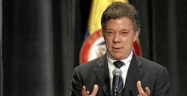 Presidente colombiano presenta balance del año escrito