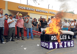 Trabajadores de Salud radicalizan  huelga