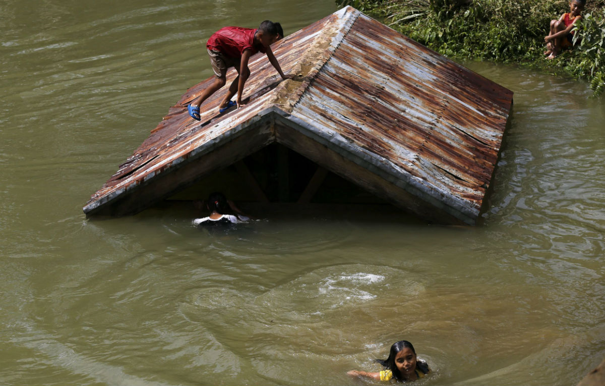 Hagupit sigue golpeando Filipinas: deja 21 muertos y más de un millón de desplazados a su paso