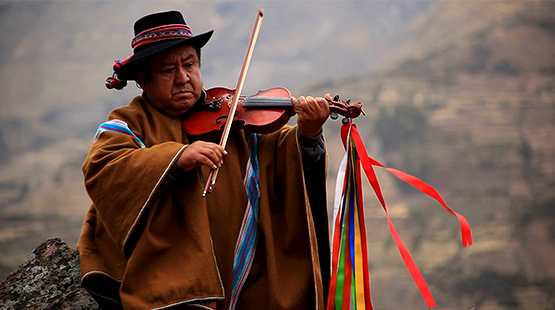 "La pista para el encuentro con el Perú son los músicos populares"