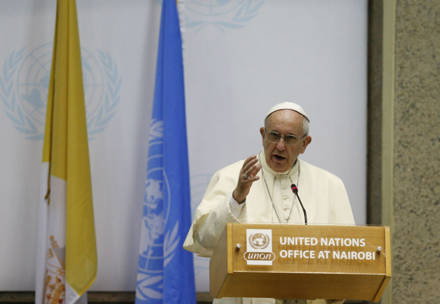 COP21: Francisco donará sus zapatos para marcha simbólica a favor del clima