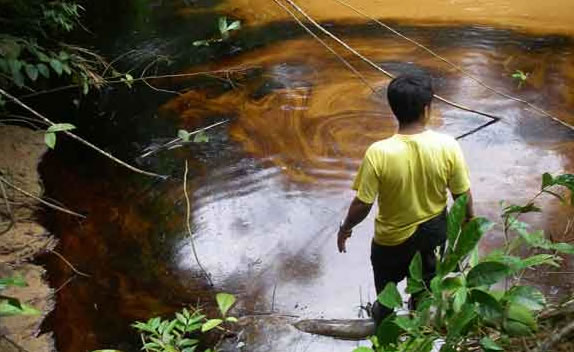 Loreto: apus de río Corrientes se reunieron con titular del Minam para solucionar problemas de contaminación