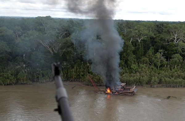 Operativo militar en Madre de Dios contra la minería informal del oro