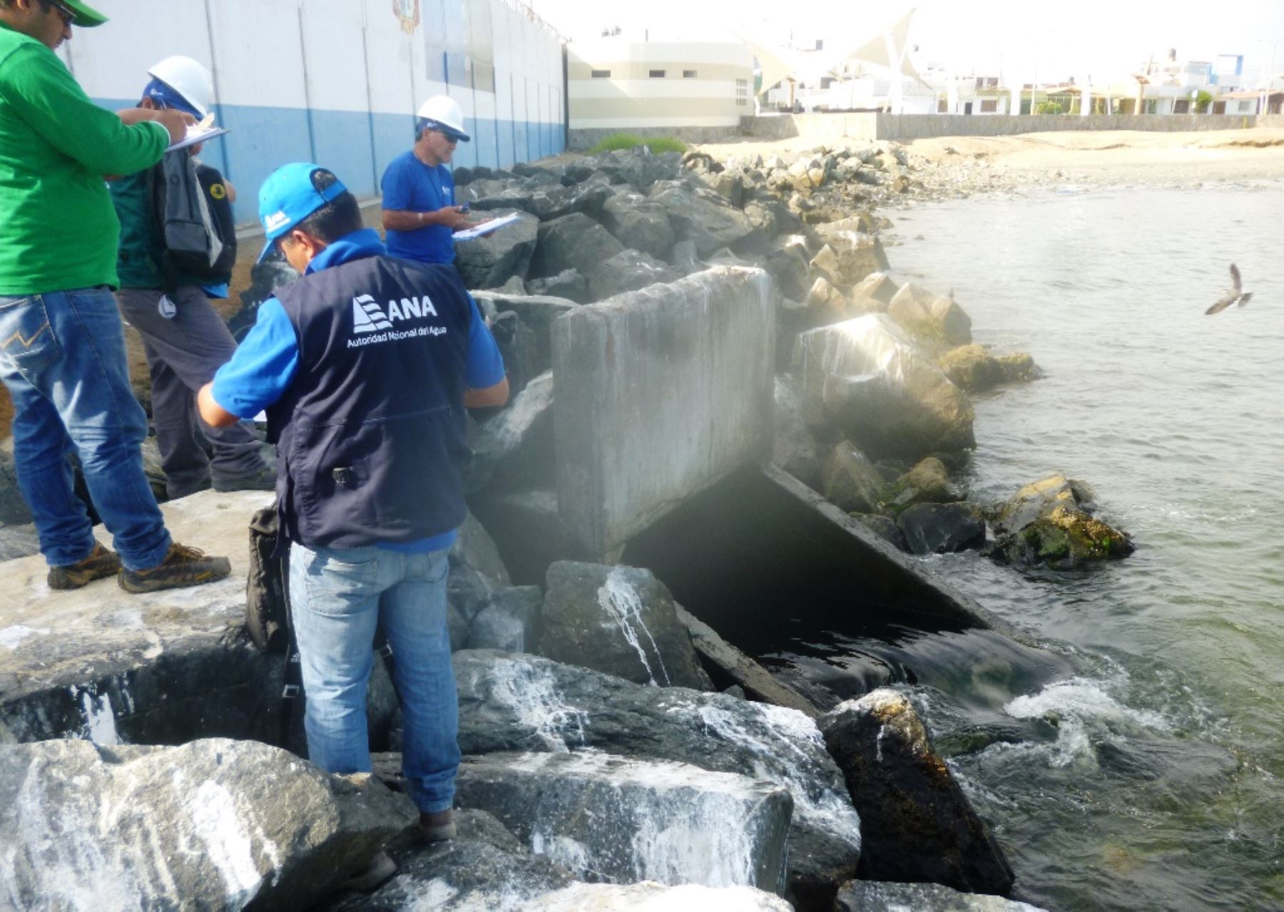 Chimbote: Autoridad Nacional del Agua identificó fuentes contaminantes en bahía El Ferrol