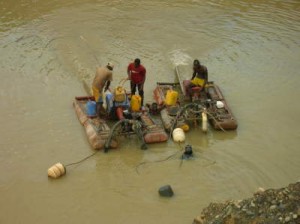 EDITORIAL. Otra vez la minería informal, a propósito de una carta de Luis Alfaro, jefe del SERNANP