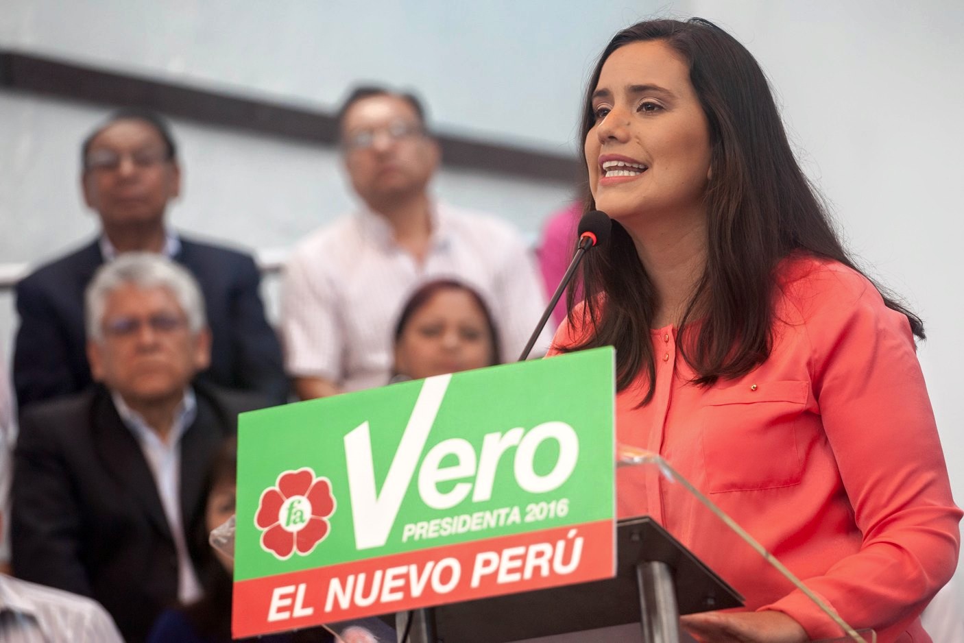 Verónika Mendoza presentó ejes programáticos de su Plan de Gobierno