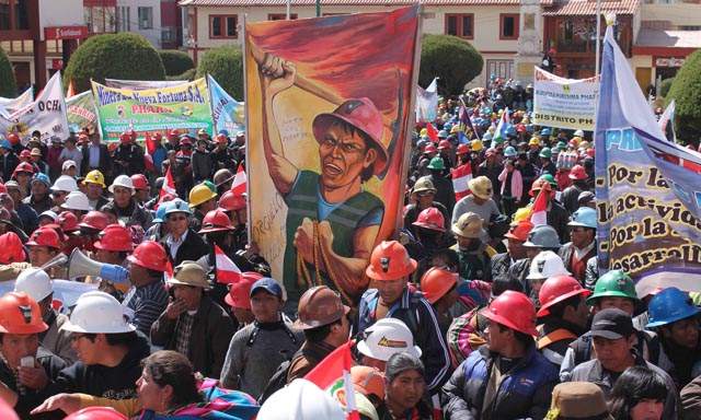 Mineros de Arequipa, Puno y demás regiones son convocados por la PCM