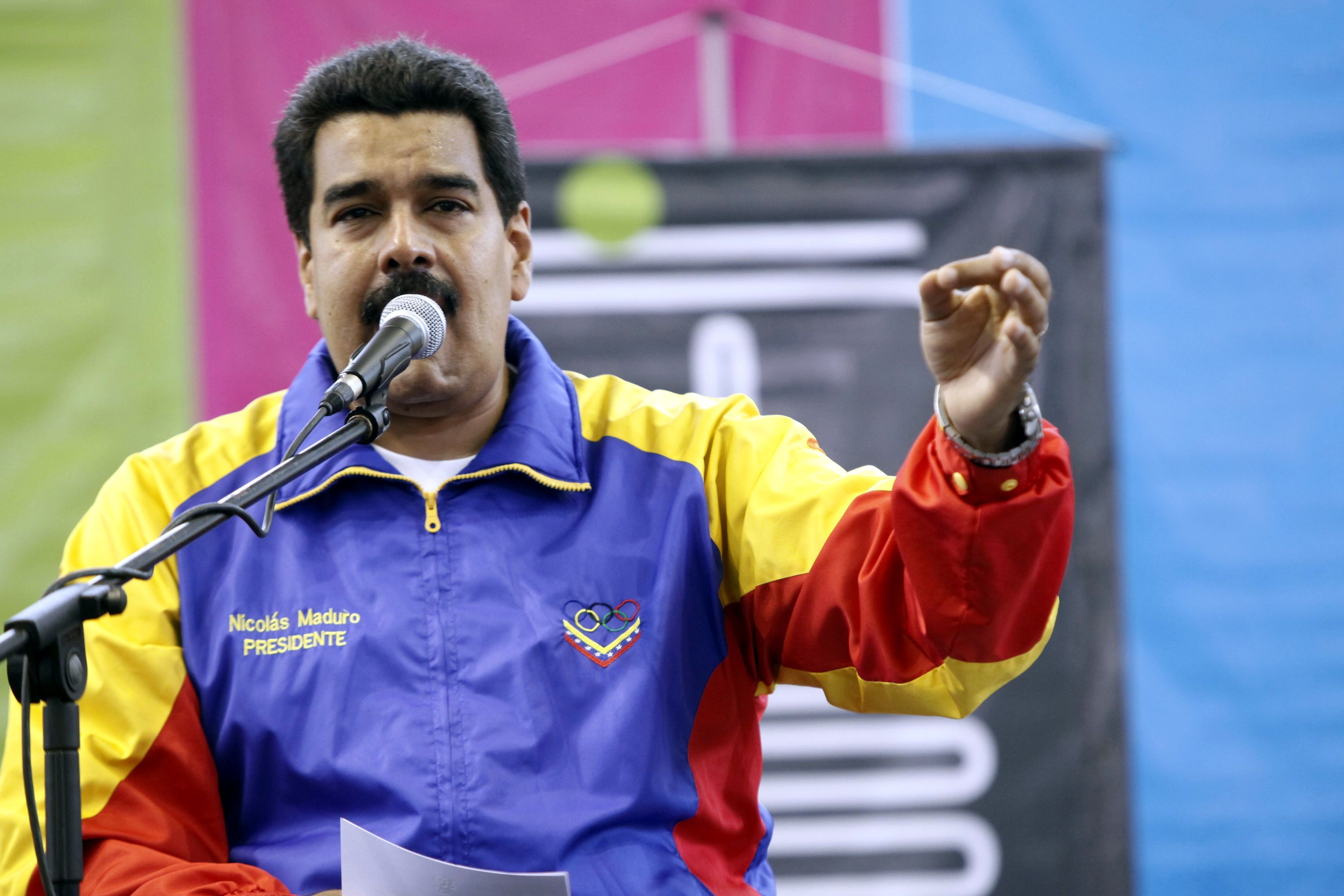 Maduro quiere prevenir un 'golpe 2.0'