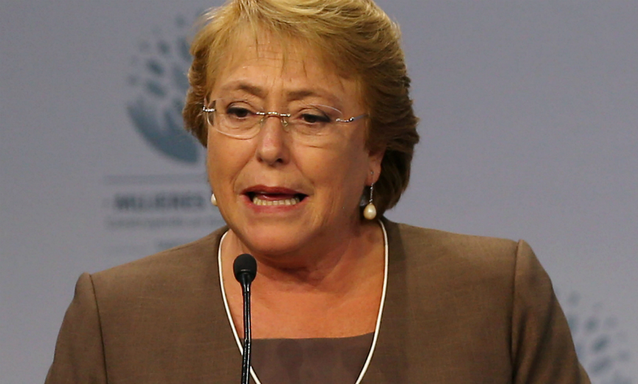 Bachelet: "Embajador chileno en Perú se quedará en Santiago"