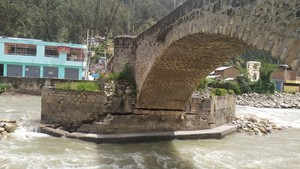 Ministerio de Cultura asiste a gobiernos locales en acciones ante afectación del Puente Cáceres en Huánuco