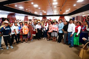 Inauguran feria “Ruraq Maki” en el Ministerio de Cultura