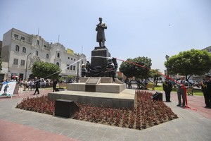 Municipalidad Metropolitana de Lima entrega a la ciudad restaurado monumento a Antonio Raimondi