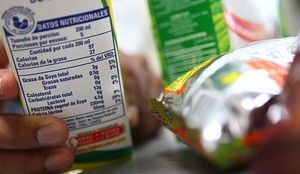 Un reglamento de alimentación chatarra: cuando la ciencia y la vida pesan menos que el negocio