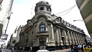 "Una comedia de intrigas empresariales"