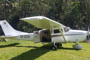 Hallan avioneta con cargamento de cocaína en Bahuaja Sonene