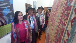 Ministerio de Cultura restaura y entrega alfombra de casa de Túpac Amaru