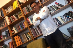 Max Palacios: “Hay que dejar los libros al alcance de los niños”