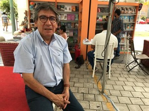 Luis Eduardo García: “A través del lenguaje poético uno se aproxima a las cosas profundas de la vida”