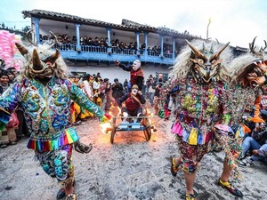 Unesco: buscan declarar la fiesta de la virgen del Carmen de Paucartambo como patrimonio cultural inmaterial de la humanidad.