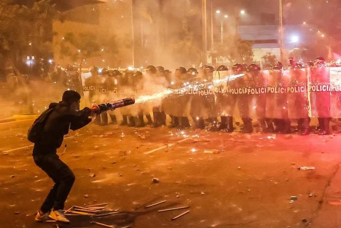 UN BUKELE DE PRESIDENTE QUIEREN LOS PERUANOS