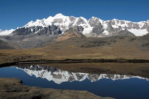 Mientras en Madrid se discute, en Cusco se actúa