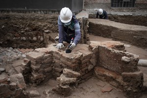 Municipalidad de Lima presenta restos arqueológicos de capilla hallada debajo de la Plaza Francia