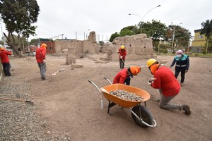 Trabajo Perú: Municipalidad de Lima inicia trabajos de limpieza y mantenimiento en tres sitios arqueológicos