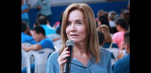 La ministra Martens debe irse, pero no ahora