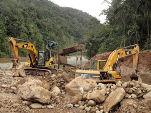 Cuatro claves para entender cómo la minería devora el bosque de Camanti