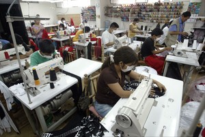 Casi medio millón de empleos en riesgo por crisis en el sector textil peruano