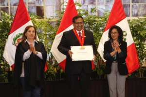 Distinguen como Personalidad Meritoria de la Cultura a Edgar Meza Aréstegui en Palacio de Gobierno