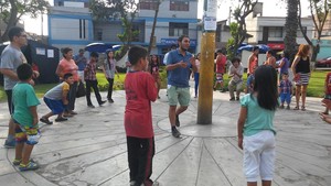 Las iniciativas culturales para la infancia y la adolescencia, y su labor en el espacio público en la pandemia actual, por Enrique Huarcaya