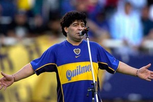 Maradona, dioses y pelotas manchadas