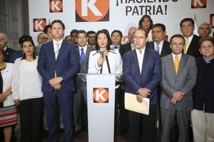 ¿Por qué cada vez más congresistas abandonan a Keiko Fujimori?