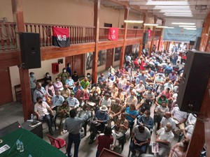 Izquierda peruana rechaza políticas neoliberales de Pedro Castillo e intentos de vacancia