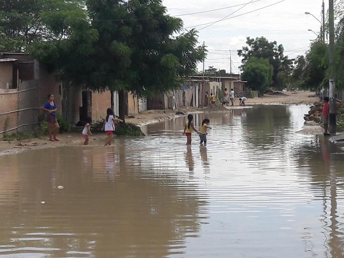 Post: Lluvias Dejan Decenas De Muertos Y Miles De Damnificados [Fotos Y ...